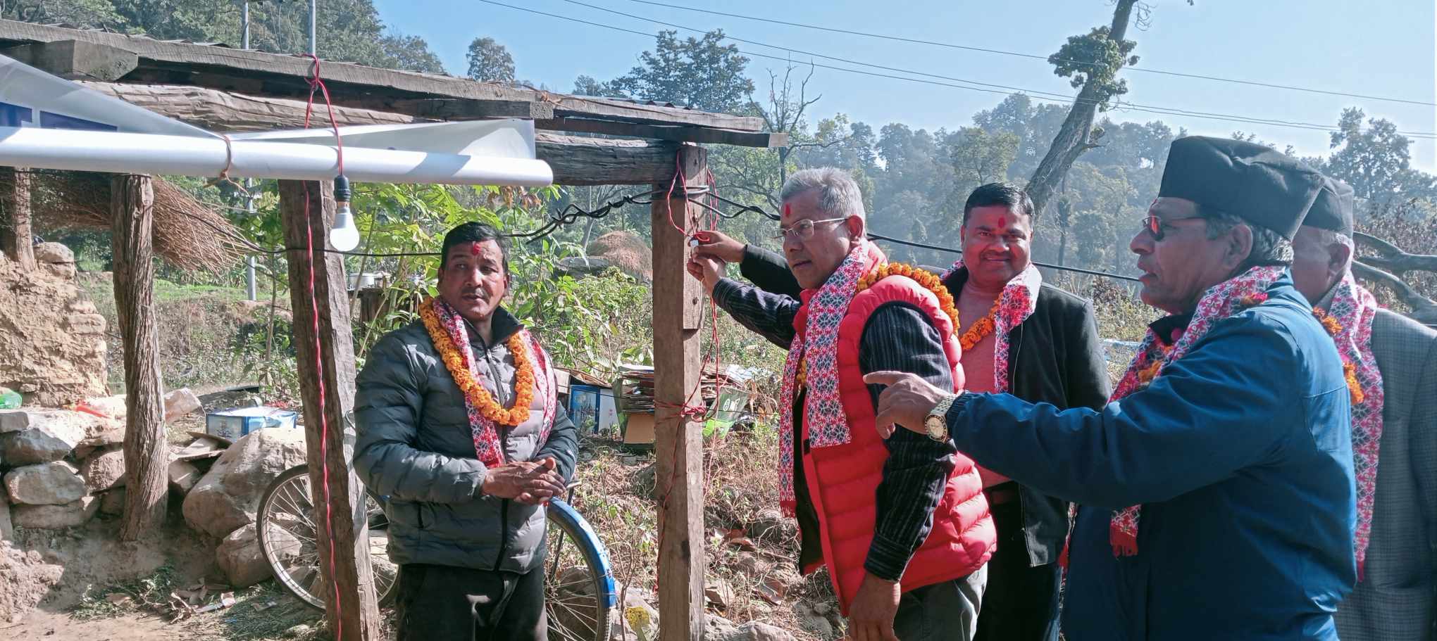 गोदावरी -४ का बिकट बस्तीमा विधुत लाइन विस्तार